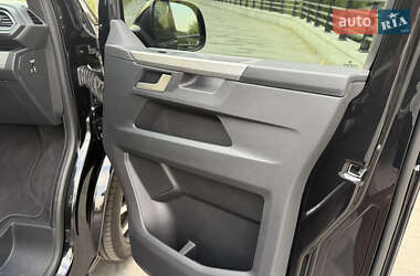 Минивэн Volkswagen Multivan 2023 в 