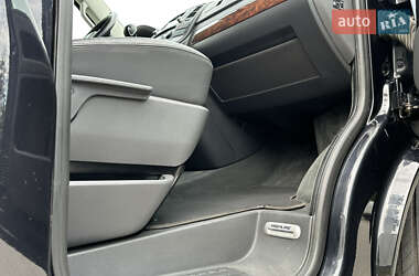 Минивэн Volkswagen Multivan 2014 в 