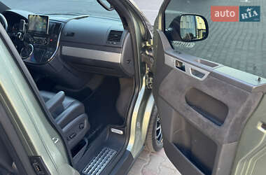 Минивэн Volkswagen Multivan 2010 в 