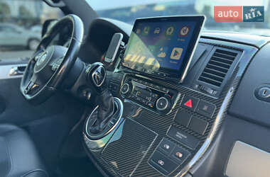 Минивэн Volkswagen Multivan 2010 в 