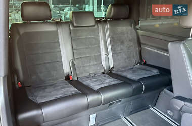 Минивэн Volkswagen Multivan 2010 в 