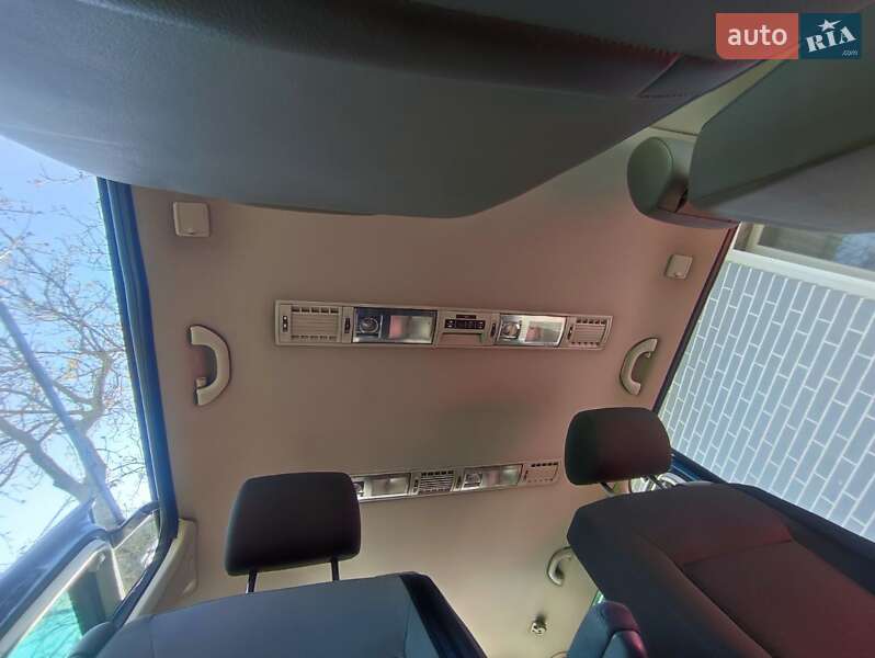 Минивэн Volkswagen Multivan 2004 в Камне-Каширском