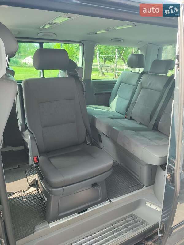 Минивэн Volkswagen Multivan 2004 в Камне-Каширском