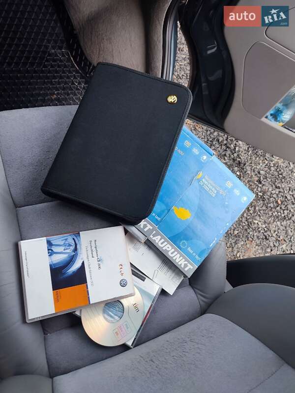 Минивэн Volkswagen Multivan 2004 в Камне-Каширском