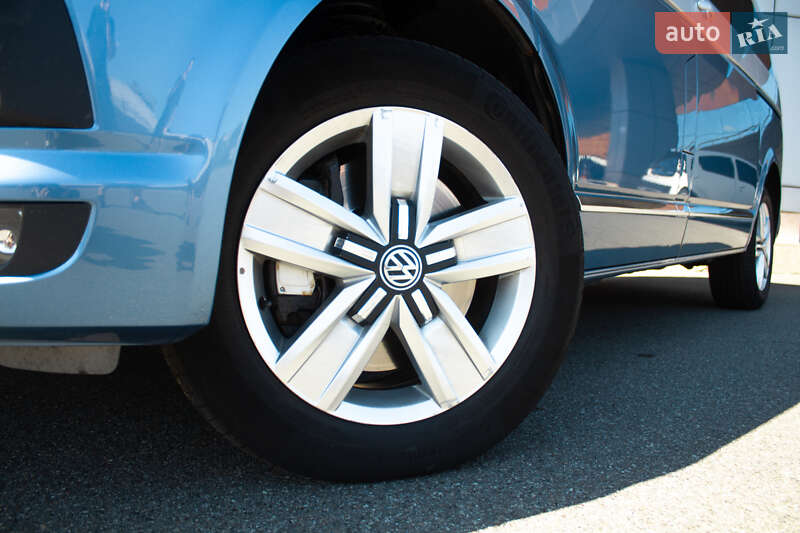 Мінівен Volkswagen Multivan 2017 в Києві