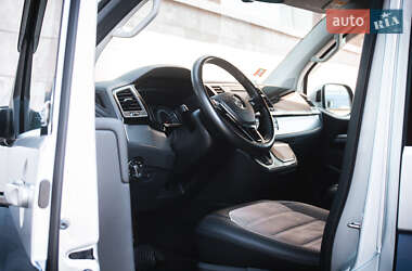Минивэн Volkswagen Multivan 2017 в 