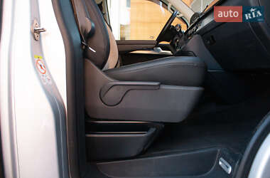 Минивэн Volkswagen Multivan 2017 в 