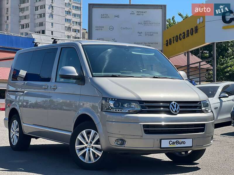 Минивэн Volkswagen Multivan 2015 в 