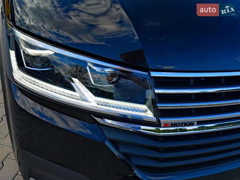 Минивэн Volkswagen Multivan 2019 в Черновцах