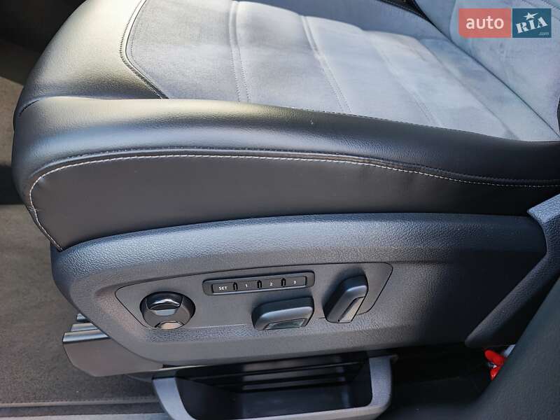 Минивэн Volkswagen Multivan 2019 в Черновцах