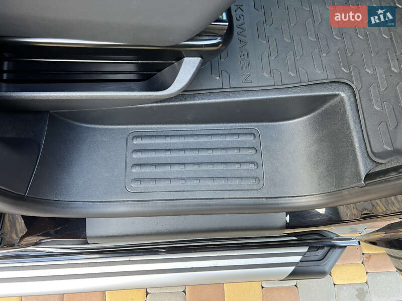 Минивэн Volkswagen Multivan 2021 в Костополе