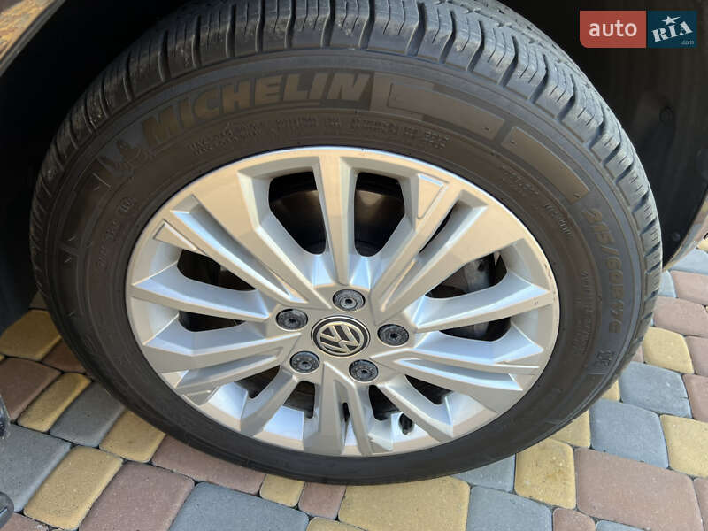 Минивэн Volkswagen Multivan 2021 в Костополе