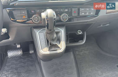 Минивэн Volkswagen Multivan 2021 в 