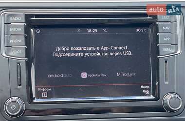 Минивэн Volkswagen Multivan 2019 в 