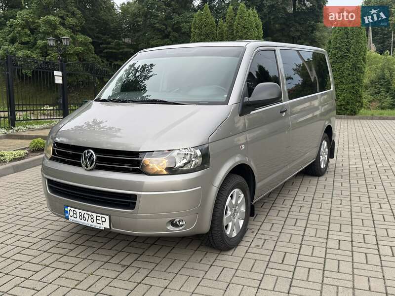Мінівен Volkswagen Multivan 2013 в 