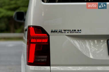 Минивэн Volkswagen Multivan 2011 в 