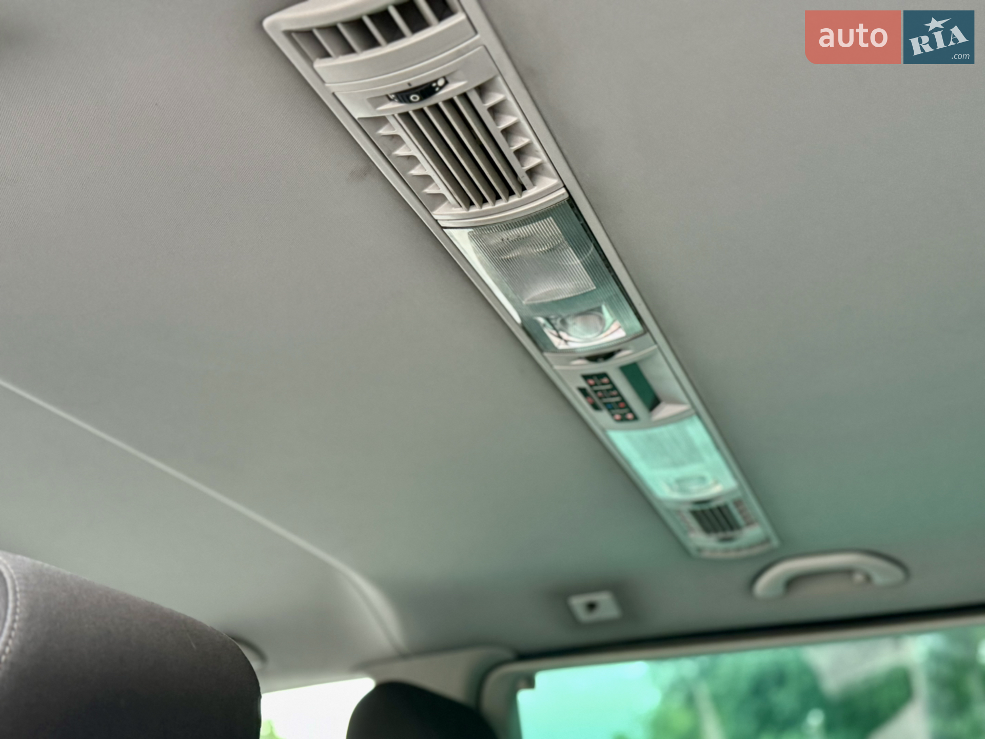 2011 Volkswagen Multivan - мініатюра 39