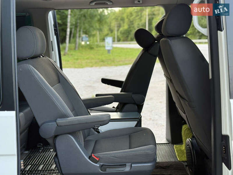 Минивэн Volkswagen Multivan 2011 в Хмельницком
