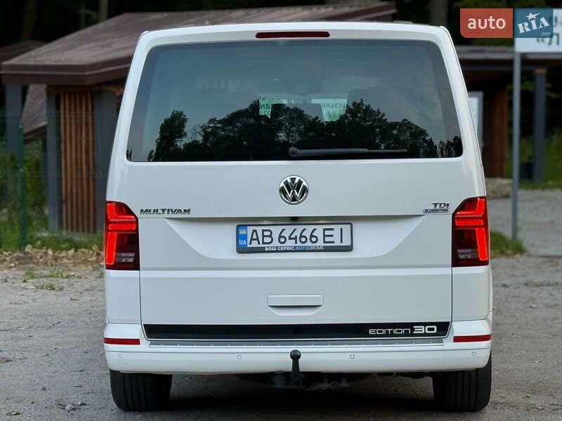 Минивэн Volkswagen Multivan 2011 в Хмельницком
