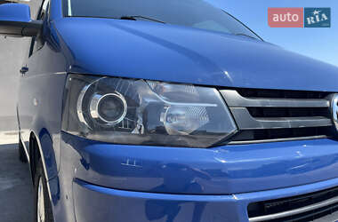 Минивэн Volkswagen Multivan 2010 в 