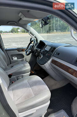 Минивэн Volkswagen Multivan 2011 в 