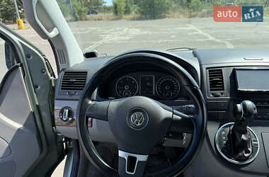 Минивэн Volkswagen Multivan 2011 в 