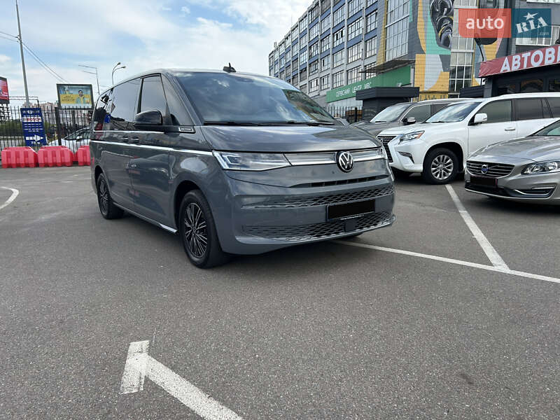 Минивэн Volkswagen Multivan 2023 в Киеве