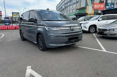 Минивэн Volkswagen Multivan 2023 в 
