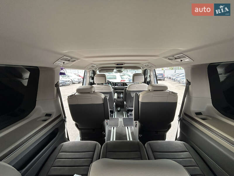 Минивэн Volkswagen Multivan 2023 в Киеве