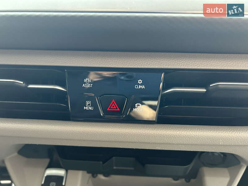 Минивэн Volkswagen Multivan 2023 в Киеве