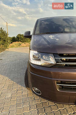 Минивэн Volkswagen Multivan 2015 в 