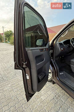 Минивэн Volkswagen Multivan 2015 в 