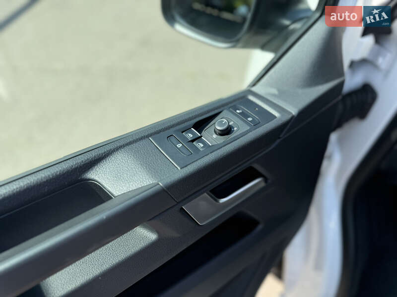 Мінівен Volkswagen Multivan 2020 в Києві