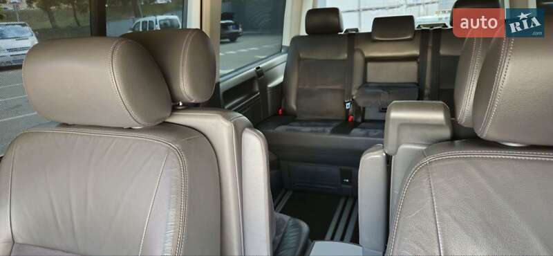 Минивэн Volkswagen Multivan 2013 в Киеве