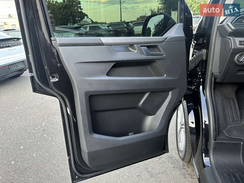 Мінівен Volkswagen Multivan 2024 в Києві