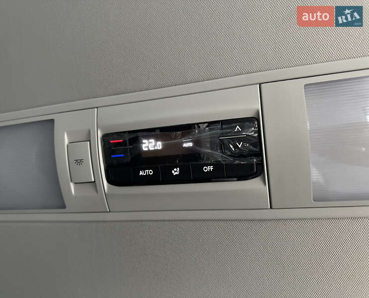 Мінівен Volkswagen Multivan 2024 в Києві