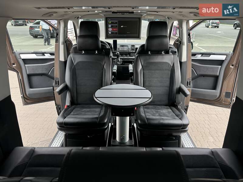 Минивэн Volkswagen Multivan 2016 в Ровно