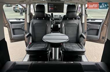 Минивэн Volkswagen Multivan 2016 в 