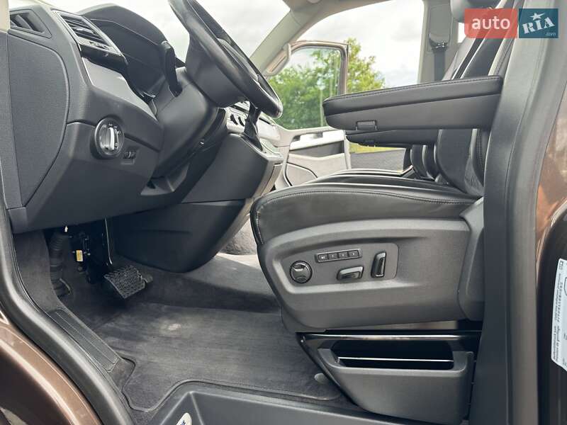 Минивэн Volkswagen Multivan 2016 в Ровно