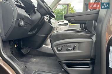 Минивэн Volkswagen Multivan 2016 в 