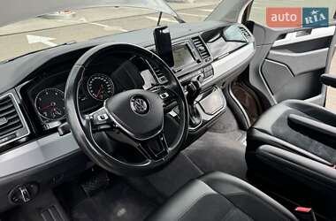 Минивэн Volkswagen Multivan 2016 в 