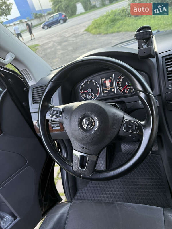 Минивэн Volkswagen Multivan 2015 в Броварах