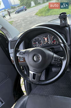 Минивэн Volkswagen Multivan 2015 в 