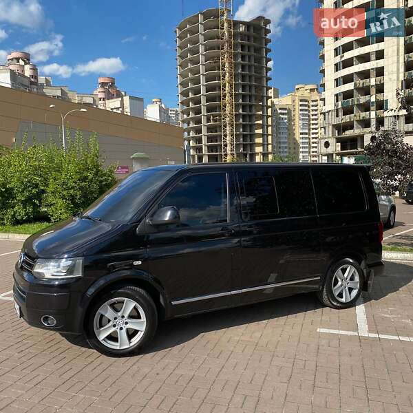 Минивэн Volkswagen Multivan 2011 в Киеве