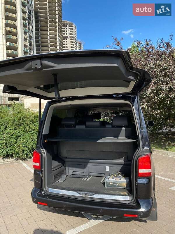 Минивэн Volkswagen Multivan 2011 в Киеве