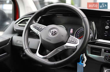 Минивэн Volkswagen Multivan 2020 в 