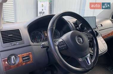 Минивэн Volkswagen Multivan 2011 в 