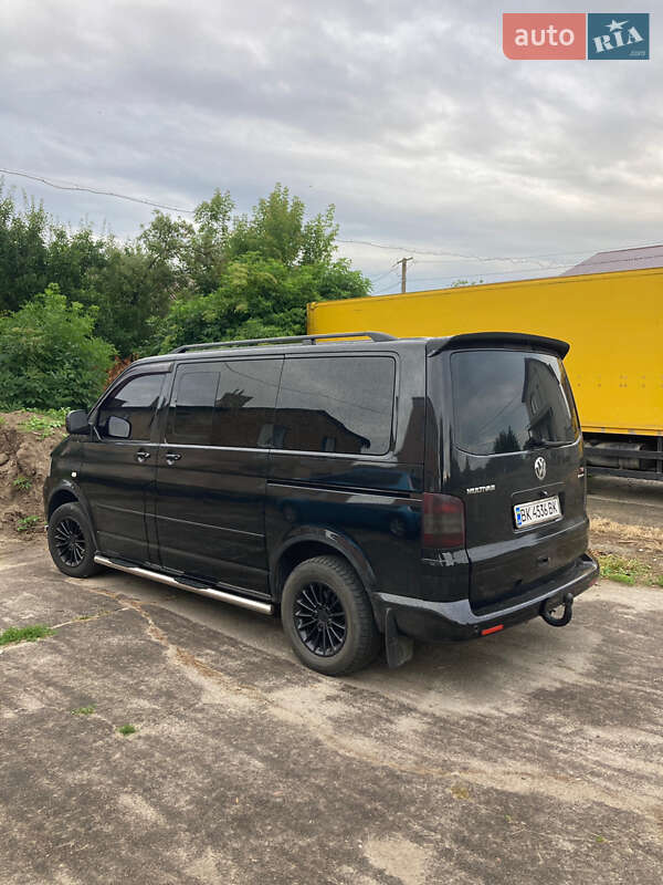 Минивэн Volkswagen Multivan 2007 в Ровно