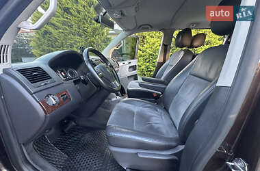 Минивэн Volkswagen Multivan 2015 в 