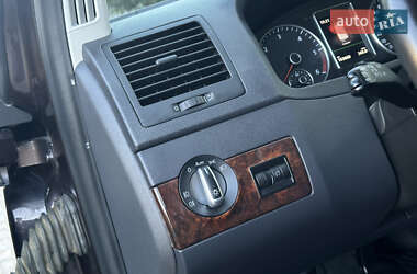 Минивэн Volkswagen Multivan 2015 в 